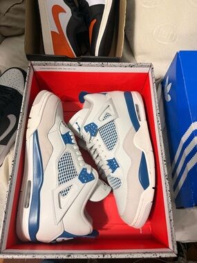 Jordan Men’s Athletic Shoes White and Blue